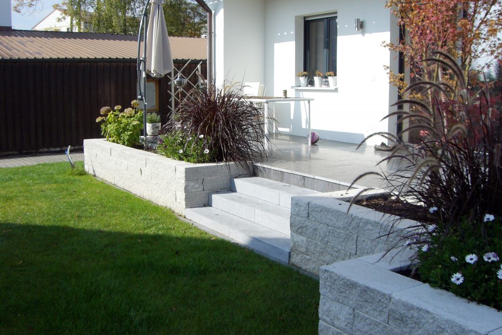 Mauer aus Betonstein - Tobisch Gartengestaltung